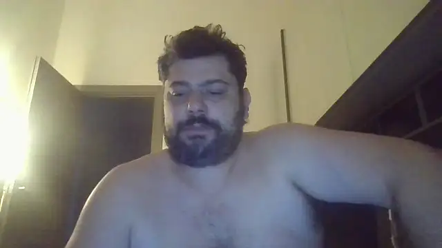 Snapshot of giuseppelovisi85 chatting on October 5, 2025, 6:04 am giuseppelovisi85 online show from October 5, 2025, 6:04 am