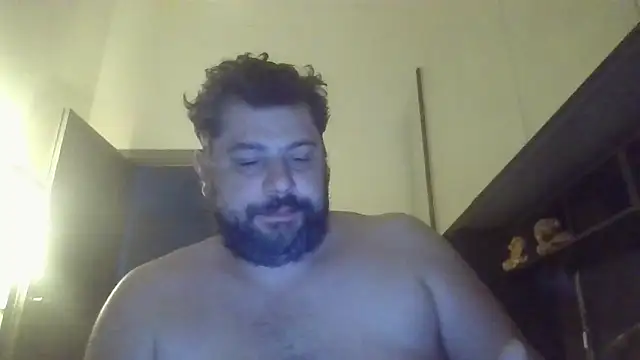 Snapshot of giuseppelovisi85 chatting on October 7, 2025, 9:32 am giuseppelovisi85 online show from October 7, 2025, 9:32 am