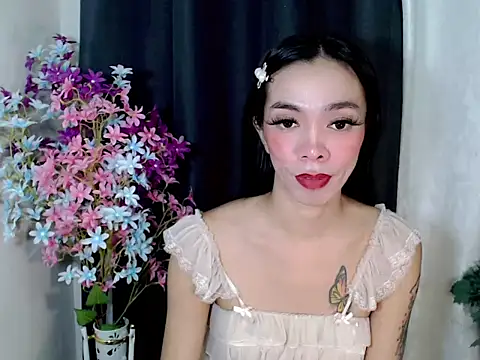 Snapshot of diamondnaked_ chatting on October 29, 2025, 3:44 pm diamondnaked online show from October 29, 2025, 3:44 pm