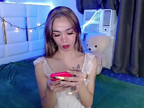 Snapshot of diamondnaked_ chatting on November 23, 2025, 3:22 pm diamondnaked online show from November 23, 2025, 3:22 pm