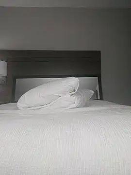 smoothlikemilk09 online show from October 6, 2025, 4:57 am