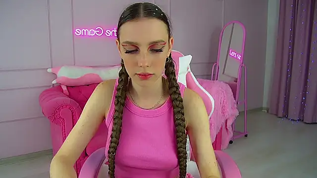 VeronicaVances online show from September 19, 2025, 6:12 pm