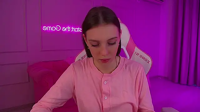 Snapshot of VeronicaVances chatting on February 3, 2026, 6:40 am VeronicaVances online show from February 3, 2026, 6:40 am