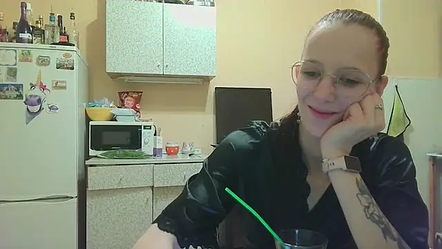 Snapshot of Lucy_Divine chatting on November 11, 2025, 9:20 pm Lucy Divine online show from November 11, 2025, 9:20 pm