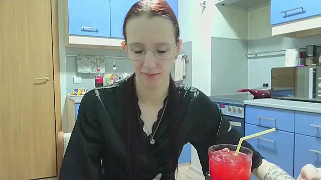 Snapshot of Lucy_Divine chatting on December 17, 2025, 10:48 pm Lucy Divine online show from December 17, 2025, 10:48 pm