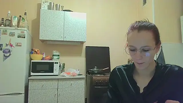 Snapshot of Lucy_Divine chatting on November 3, 2025, 7:39 pm Lucy Divine online show from November 3, 2025, 7:39 pm