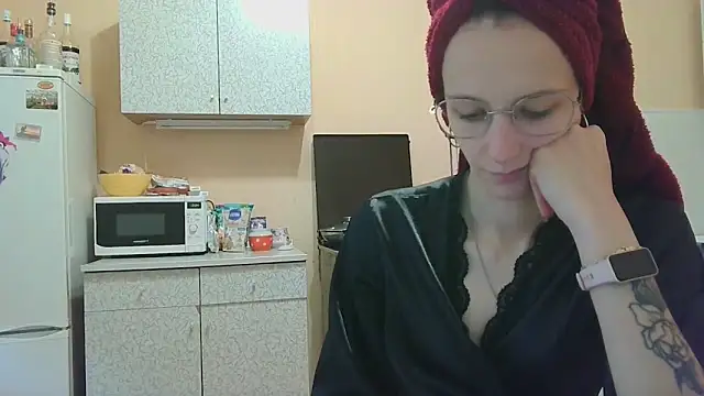 Snapshot of Lucy_Divine chatting on September 16, 2025, 11:22 am Lucy Divine online show from September 16, 2025, 11:22 am