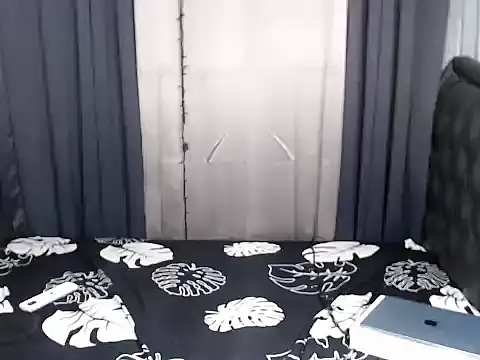 Snapshot of scarlet_enchantress chatting on September 27, 2025, 1:12 am scarlet enchantress online show from September 27, 2025, 1:12 am