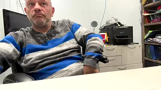 frankyjones8989 online show from November 25, 2025, 3:18 am