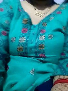 Snapshot of angry_couplez chatting on February 22, 2026, 5:03 pm angry couplez online show from February 22, 2026, 5:03 pm