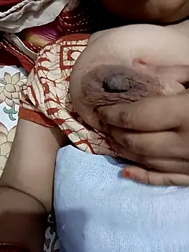 Snapshot of angry_couplez chatting on March 1, 2026, 10:43 pm angry couplez online show from March 1, 2026, 10:43 pm