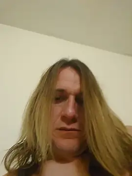 Snapshot of FlorineTV chatting on February 4, 2026, 10:38 pm FlorineTV online show from February 4, 2026, 10:38 pm