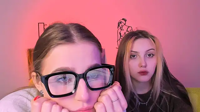 Snapshot of aria_moo chatting on October 13, 2025, 7:04 pm aria moo online show from October 13, 2025, 7:04 pm