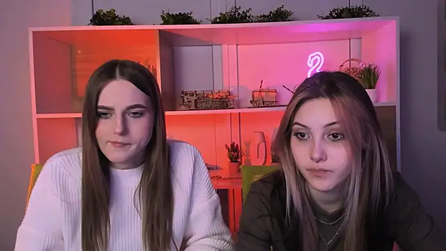 Snapshot of aria_moo chatting on October 23, 2025, 7:12 pm aria moo online show from October 23, 2025, 7:12 pm