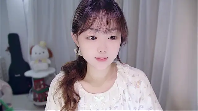 YUANYUAN-A online show from April 3, 2026, 12:11 pm