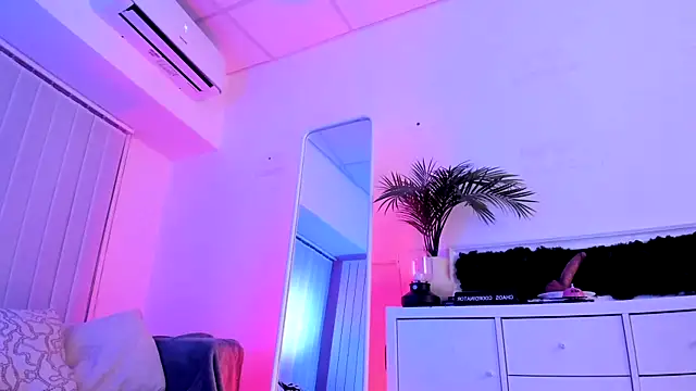 Mary Lori online show from December 5, 2025, 7:18 am