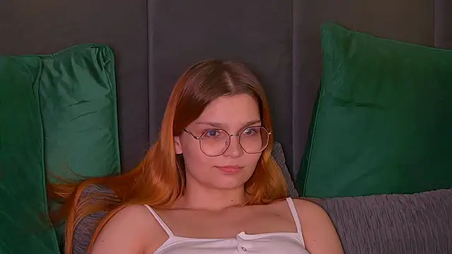 Snapshot of BellaMarebelle chatting on October 24, 2025, 4:39 pm BellaMarebelle online show from October 24, 2025, 4:39 pm