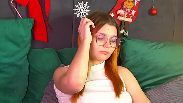 Snapshot of BellaMarebelle chatting on December 14, 2025, 8:31 am BellaMarebelle online show from December 14, 2025, 8:31 am