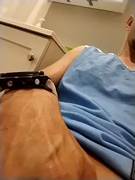 Snapshot of rosembertg chatting on September 28, 2025, 9:33 pm rosembertg online show from September 28, 2025, 9:33 pm