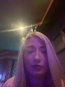 rosaleejaden online show from May 12, 2026, 10:16 pm