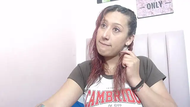 Chloe Wiild online show from November 13, 2025, 3:32 am