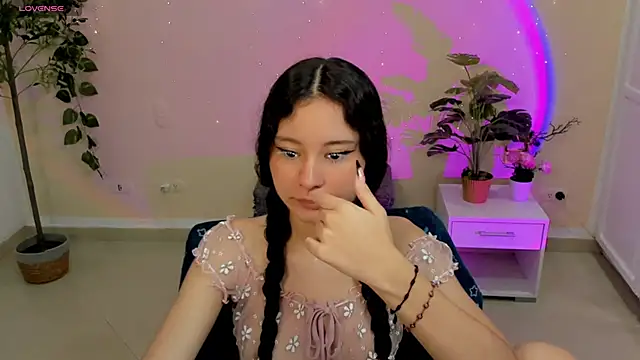 Snapshot of Krysten_Riter chatting on February 25, 2026, 1:44 pm Krysten Riter online show from February 25, 2026, 1:44 pm