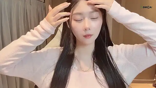 Snapshot of Makinghappymyself_ chatting on October 27, 2025, 1:01 pm Makinghappymyself online show from October 27, 2025, 1:01 pm