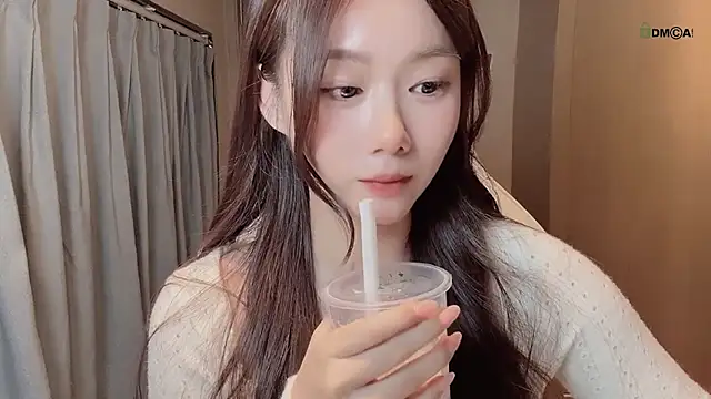 Snapshot of Makinghappymyself_ chatting on November 25, 2025, 1:11 pm Makinghappymyself online show from November 25, 2025, 1:11 pm