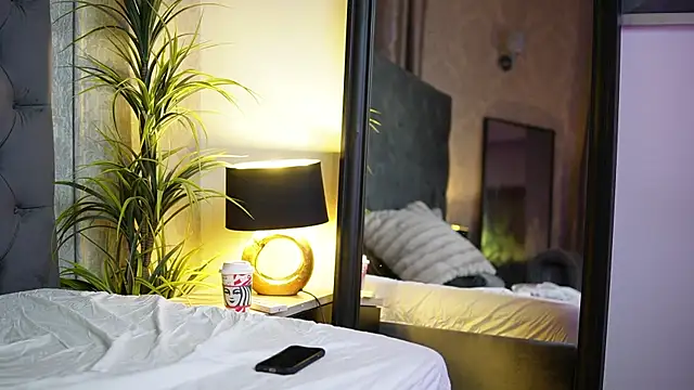 MiamiCoffee online show from November 17, 2025, 7:51 pm