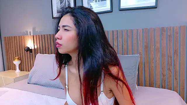 luna roja25 online show from September 20, 2025, 1:05 pm