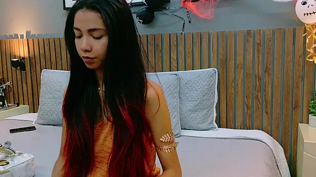 luna roja25 online show from October 31, 2025, 12:57 pm