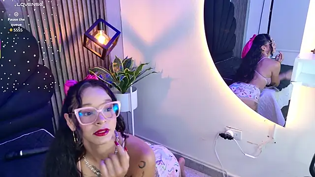 Snapshot of AlahyaPalmerR chatting on September 29, 2025, 2:51 am AlahyaPalmerR online show from September 29, 2025, 2:51 am