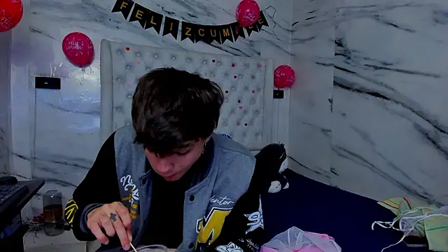 Ari and Storm online show from March 4, 2026, 2:14 pm