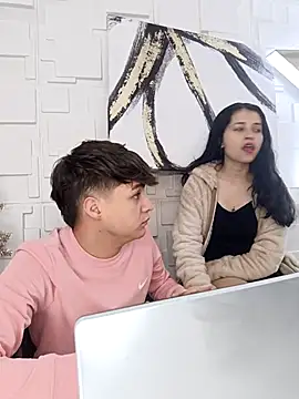 Ari and Storm online show from April 18, 2026, 3:47 pm