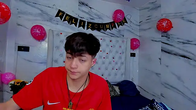 Snapshot of Ari_and_Storm chatting on February 19, 2026, 2:47 pm Ari and Storm online show from February 19, 2026, 2:47 pm