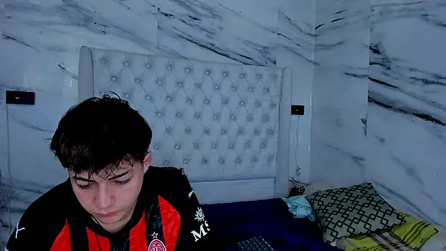 Snapshot of Ari_and_Storm chatting on January 31, 2026, 11:36 pm Ari and Storm online show from January 31, 2026, 11:36 pm