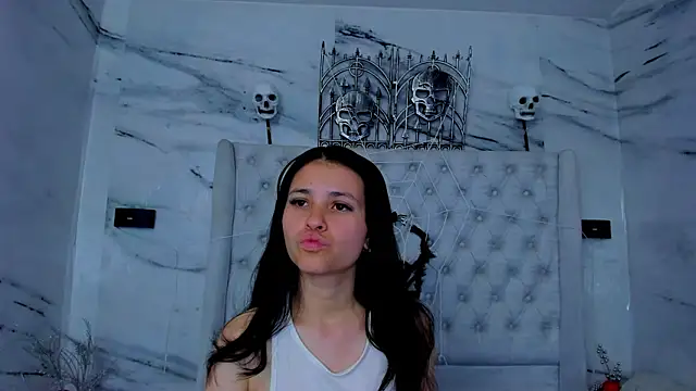 Snapshot of Ari_and_Storm chatting on November 2, 2025, 1:38 pm Ari and Storm online show from November 2, 2025, 1:38 pm