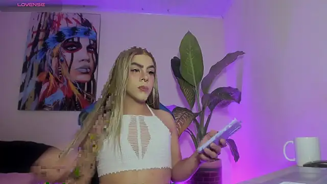 Snapshot of Antonella_copper chatting on June 4, 2026, 10:14 pm Antonella copper online show from June 4, 2026, 10:14 pm