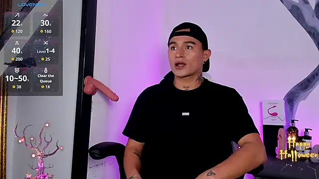 LiamDeep online show from October 18, 2025, 8:33 pm