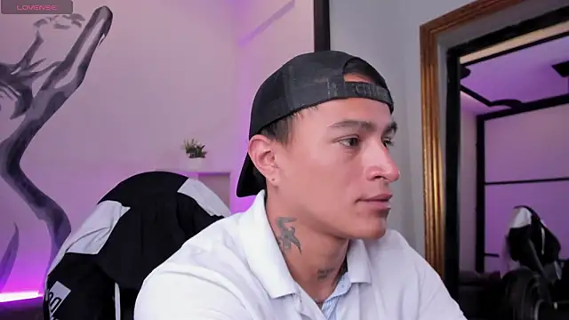 LiamDeep online show from November 11, 2025, 8:14 pm