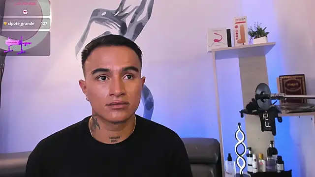 LiamDeep online show from December 5, 2025, 1:16 am