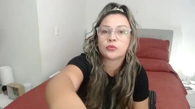 Snapshot of sophie_lopez1 chatting on October 11, 2025, 3:40 am sophie lopez1 online show from October 11, 2025, 3:40 am