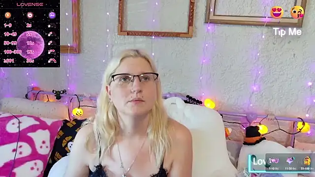 Snapshot of samanthamalichite chatting on October 9, 2025, 7:47 pm samanthamalichite online show from October 9, 2025, 7:47 pm