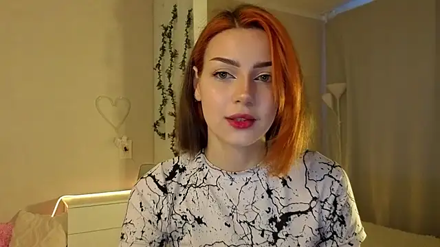 Snapshot of PurrrBerry chatting on September 15, 2025, 3:29 am PurrrBerry online show from September 15, 2025, 3:29 am