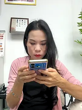 Snapshot of Baby-mmm chatting on November 6, 2025, 1:59 pm Baby-mmm online show from November 6, 2025, 1:59 pm