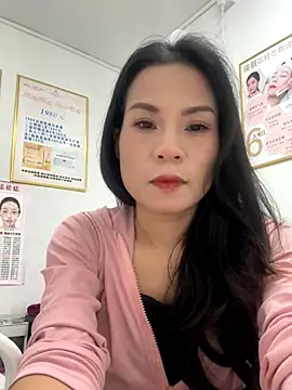 Snapshot of Baby-mmm chatting on December 2, 2025, 5:20 am Baby-mmm online show from December 2, 2025, 5:20 am