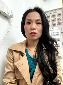 Snapshot of Baby-mmm chatting on November 19, 2025, 5:40 am Baby-mmm online show from November 19, 2025, 5:40 am