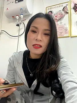 Snapshot of Baby-mmm chatting on October 23, 2025, 4:11 am Baby-mmm online show from October 23, 2025, 4:11 am