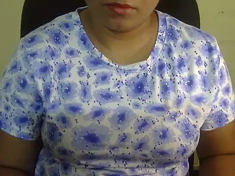 Snapshot of Aanya_Hazel chatting on October 14, 2025, 9:15 pm Aanya Hazel online show from October 14, 2025, 9:15 pm