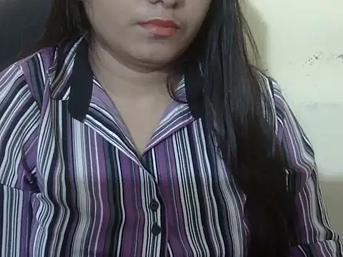 Snapshot of Aanya_Hazel chatting on November 24, 2025, 5:02 pm Aanya Hazel online show from November 24, 2025, 5:02 pm